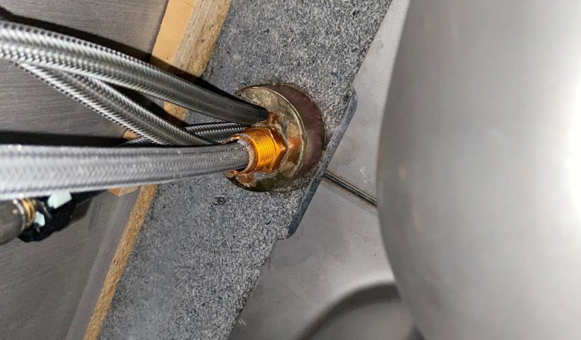 chm4kc2wwax51 820x480 - Looking to replace my kitchen faucet, but I've never seen this type of attachment. Any advice on how to remove this old one? - home, hobbies