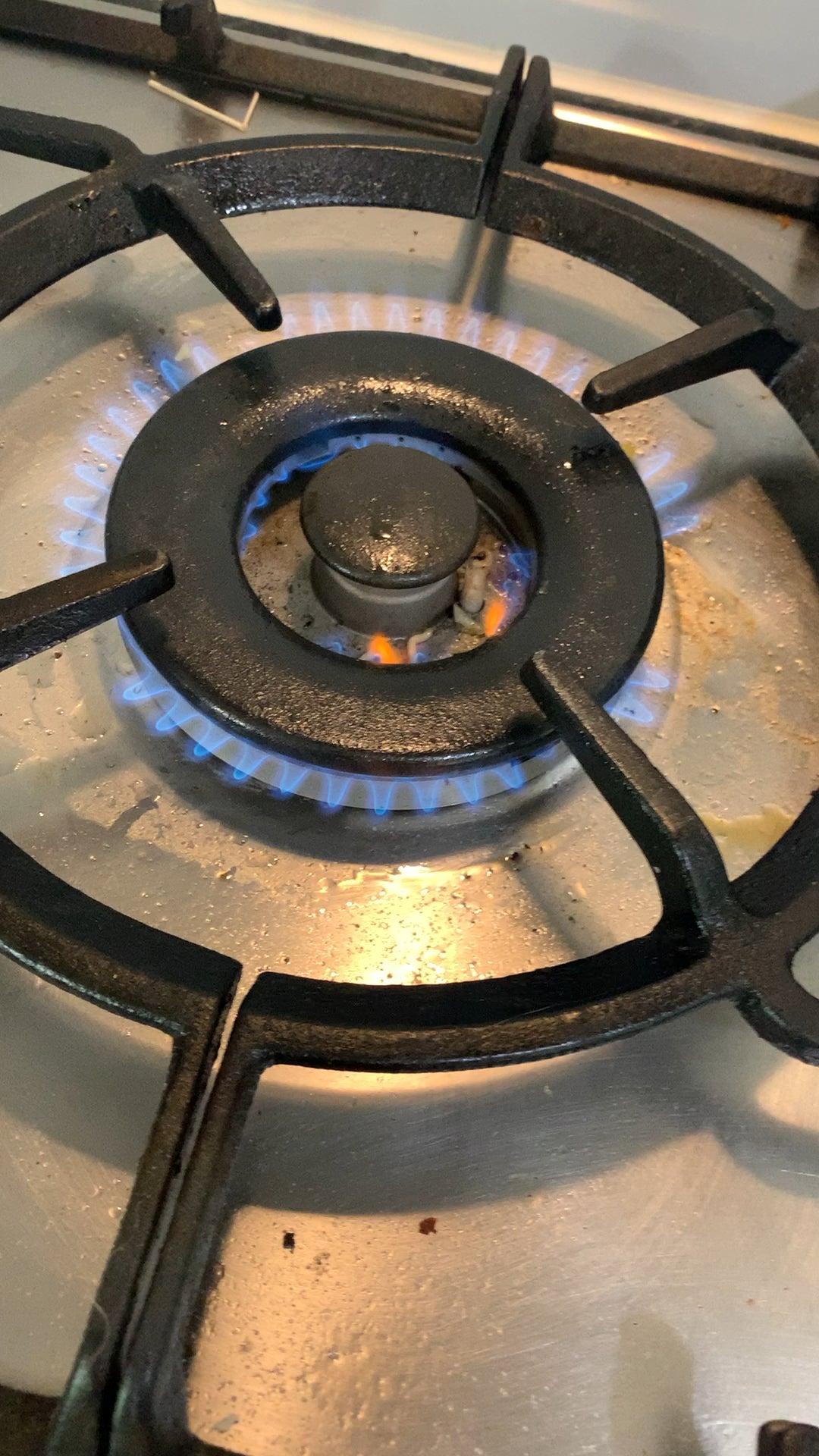 Help! Fire doesnt stay? Before it does but now...
