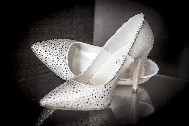 Pros And Cons About Incorporating A Unity Candle Pros And Cons About Incorporating A Unity Candle - wedding