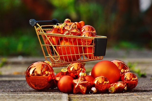 Shopping Online Can Save You Time And Money, Here's How Shopping Online Can Save You Time And Money, Here's How - family