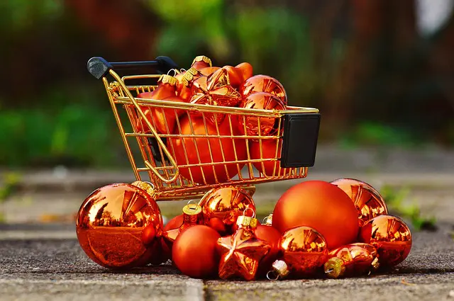 Shopping Online Can Save You Time And Money, Here's How Shopping Online Can Save You Time And Money, Here's How - family