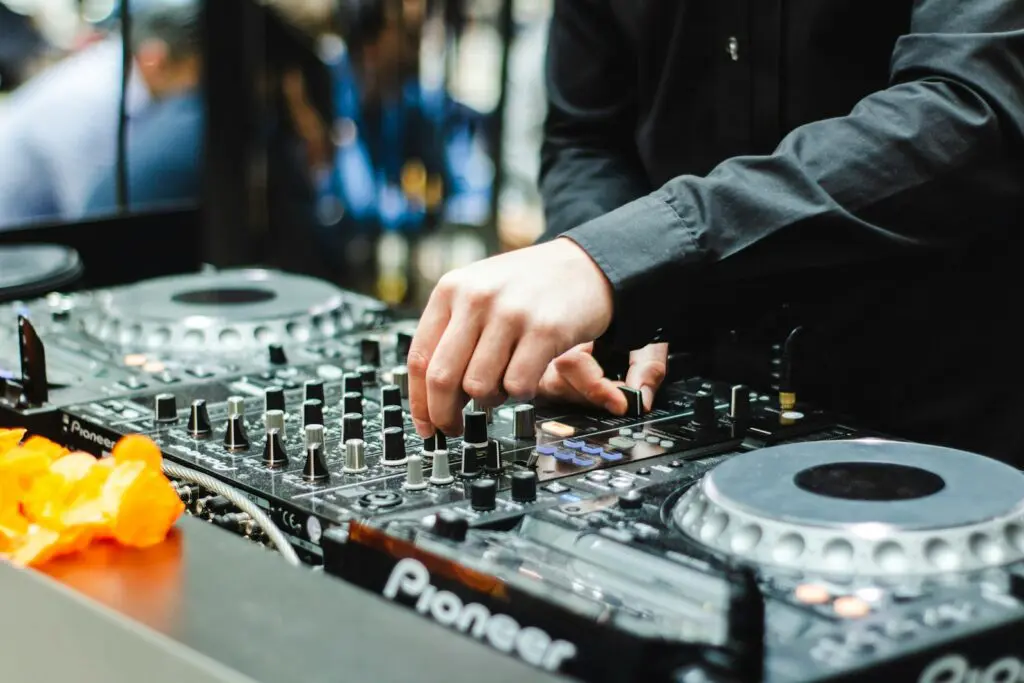 How To Set Up The Church Sound System Design How To Set Up The Church Sound System Design - technology, art
